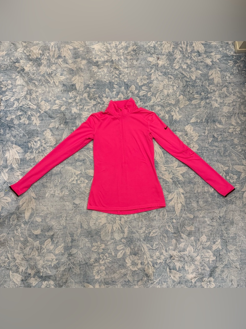 Nike neon Pink women’s Long-Sleeve Half-Zip Athletic Top size S